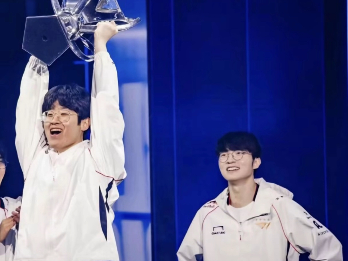 爱游戏体育-包含Faker遭遇二十持续失利，巴黎圣日耳曼教练压力巨大！再创辉煌时刻的词条