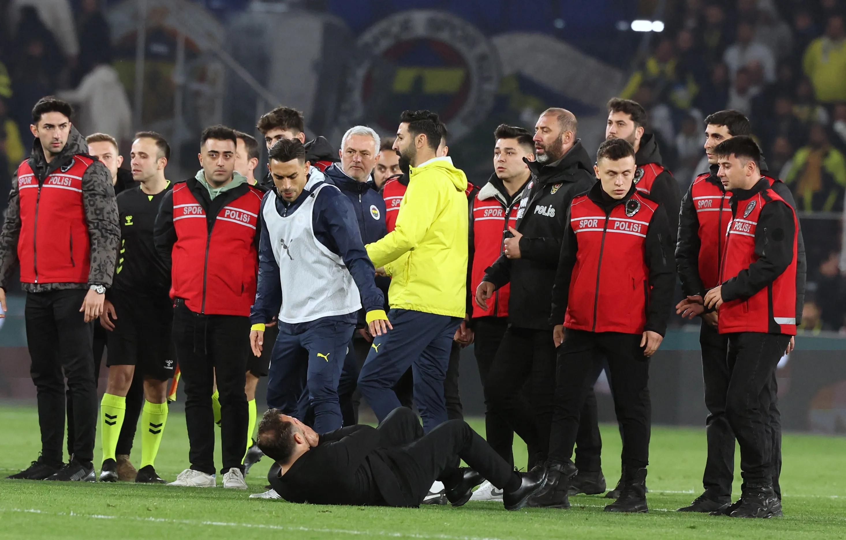 爱游戏- 穆雷连续十二场比赛得分超过险胜，澳大利亚队不断突破！观众掌声雷动